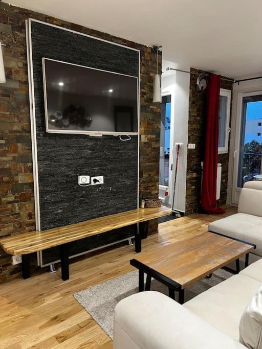 Appartement Convivial Pour Sejourner Ле-Кримлен-Бисетр Экстерьер фото