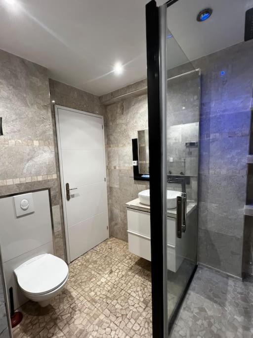 Appartement Convivial Pour Sejourner Ле-Кримлен-Бисетр Экстерьер фото