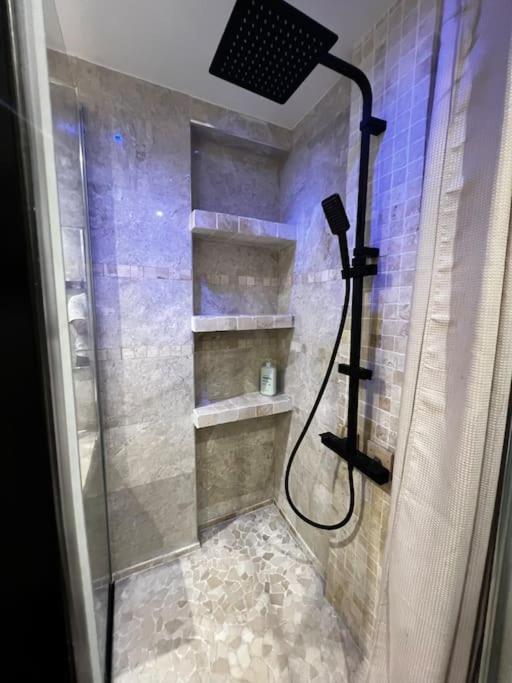 Appartement Convivial Pour Sejourner Ле-Кримлен-Бисетр Экстерьер фото