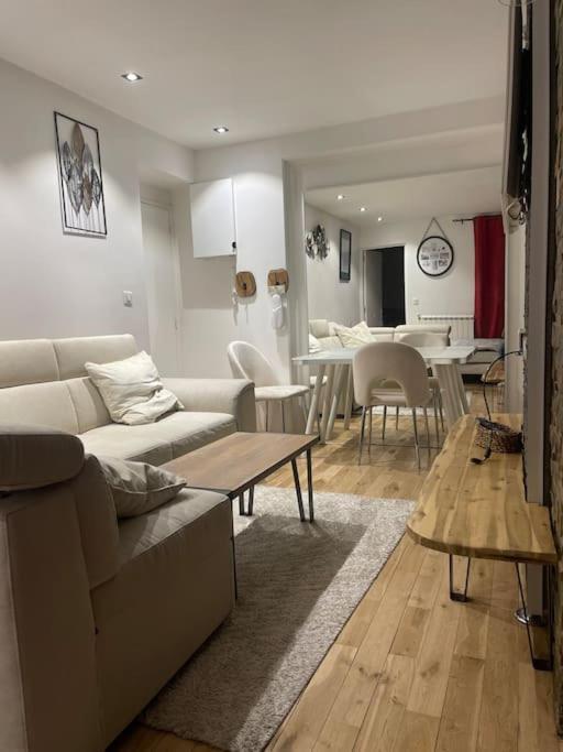 Appartement Convivial Pour Sejourner Ле-Кримлен-Бисетр Экстерьер фото